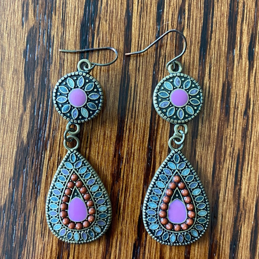 Vintage Floral Petal Design Dangly Earrings